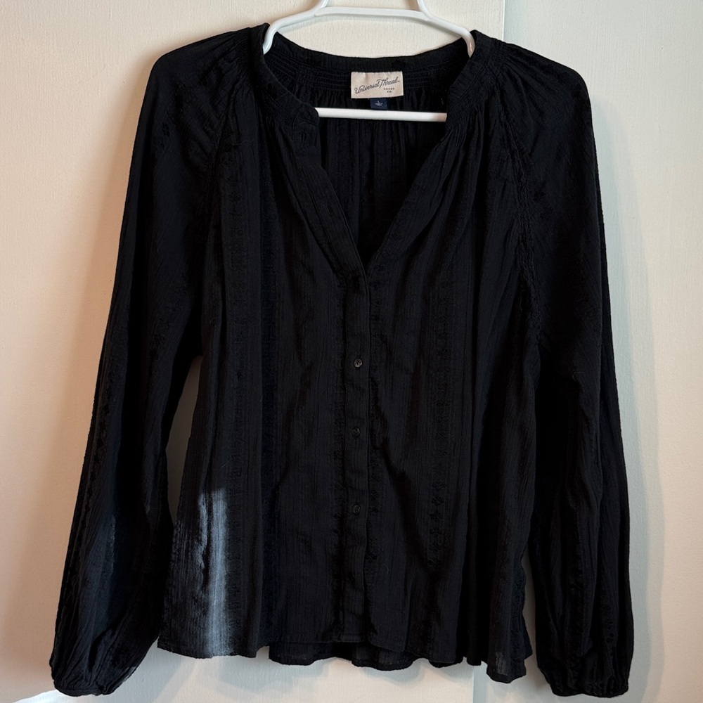 Universal Thread Black Women's Peasant style Top